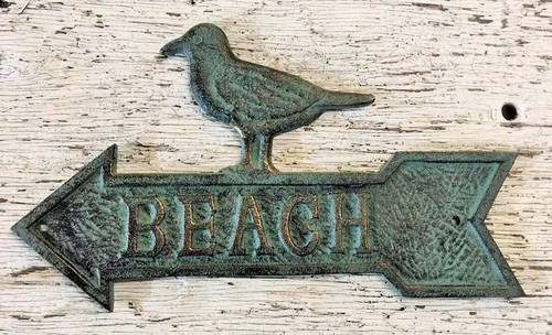 Beach Sign Plaque Arrow Shaped with sea bird seabird made of cast iron metal - Imagen 1 de 7