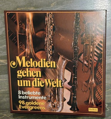 Melodien gehen um die Welt  - 98 goldene Evergreens   - 8 Musikcassetten box