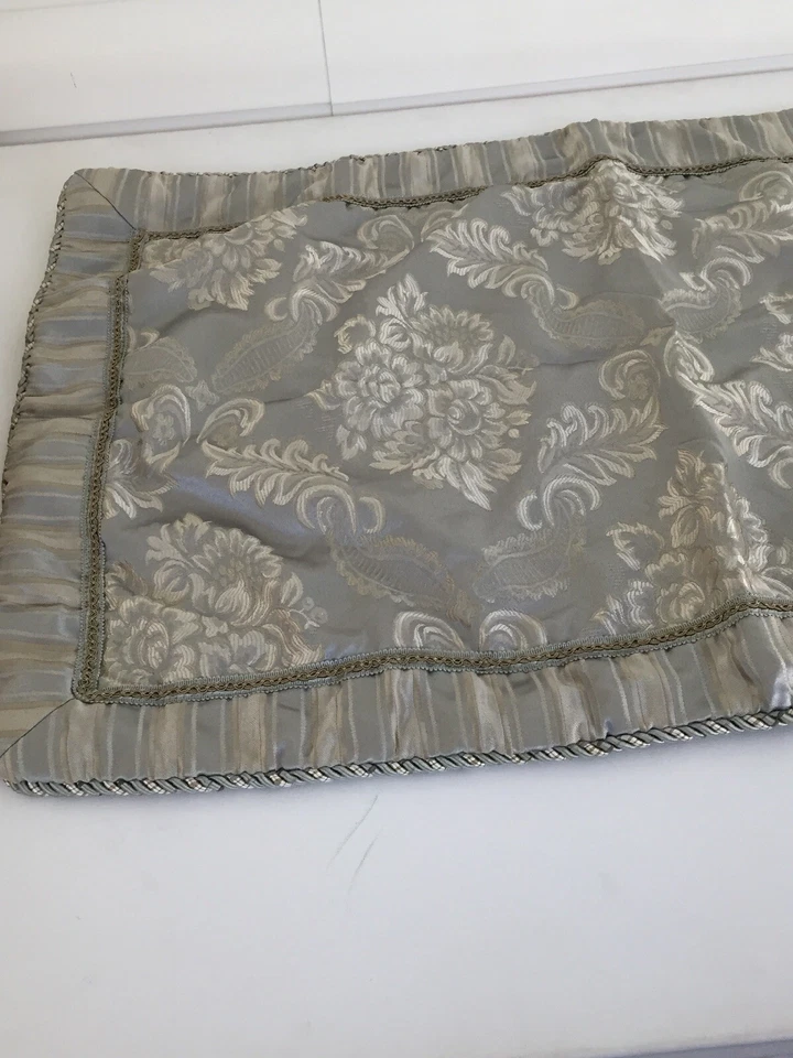 JC Penney Individual 37x21" Almohada Falsa Verde Salvia Damasco Floral Poliéster Pesado Foto 3 de 4