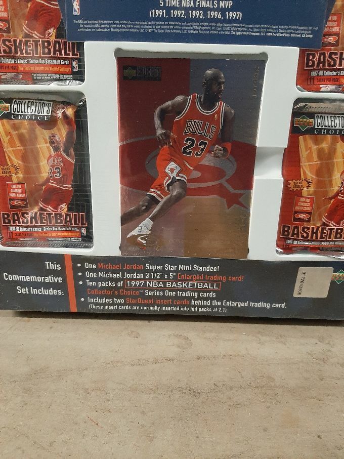 カードラ　494冊セット！（1985～2009年） Michael Jordan Commemorative Superstar Set - 1997-98 Upper Deck