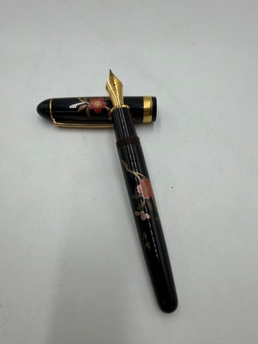 PLATINUM 3776 Century Sakura Makie Fountain Pen Kaga Style Medium Art