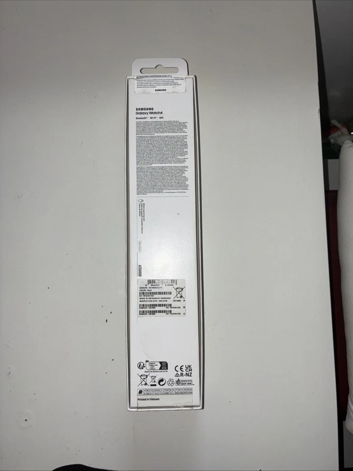 Samsung Galaxy Watch4 40mm Cassa di Alluminio, Cinturino Sportivo Nero, Orologio - Immagine 2 di 4