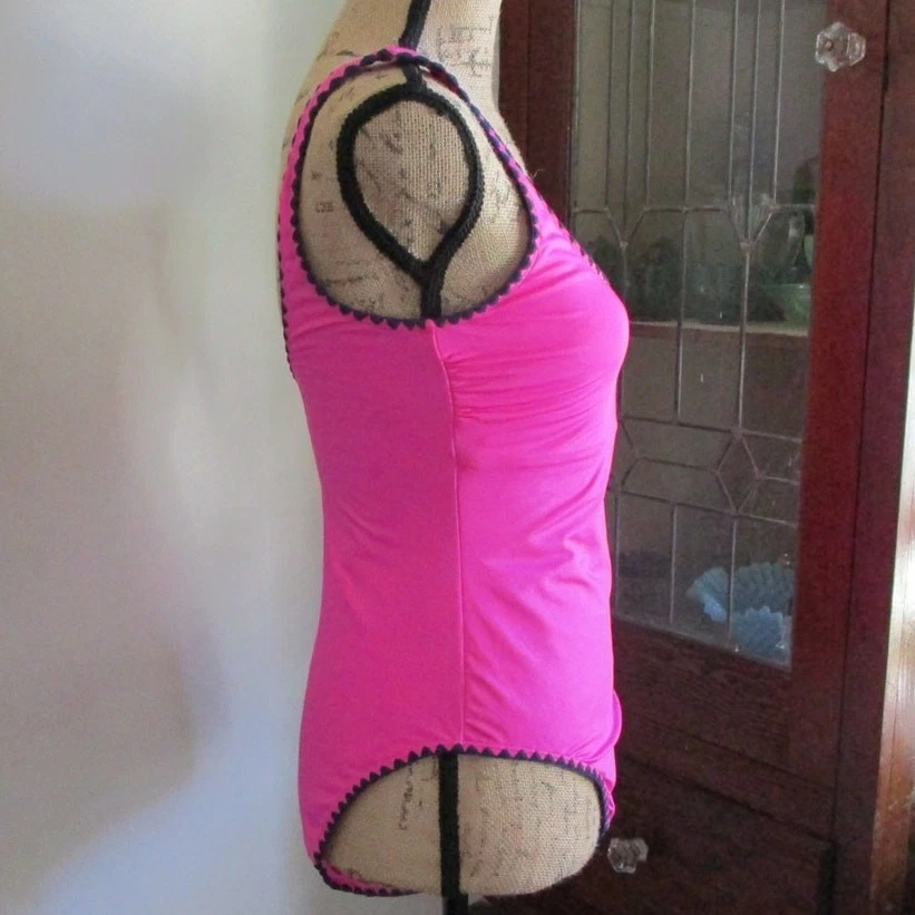 Traje de baño Lucky Brand rosa de una pieza talla L cobertura completa cuello redondo  Foto 4 de 4