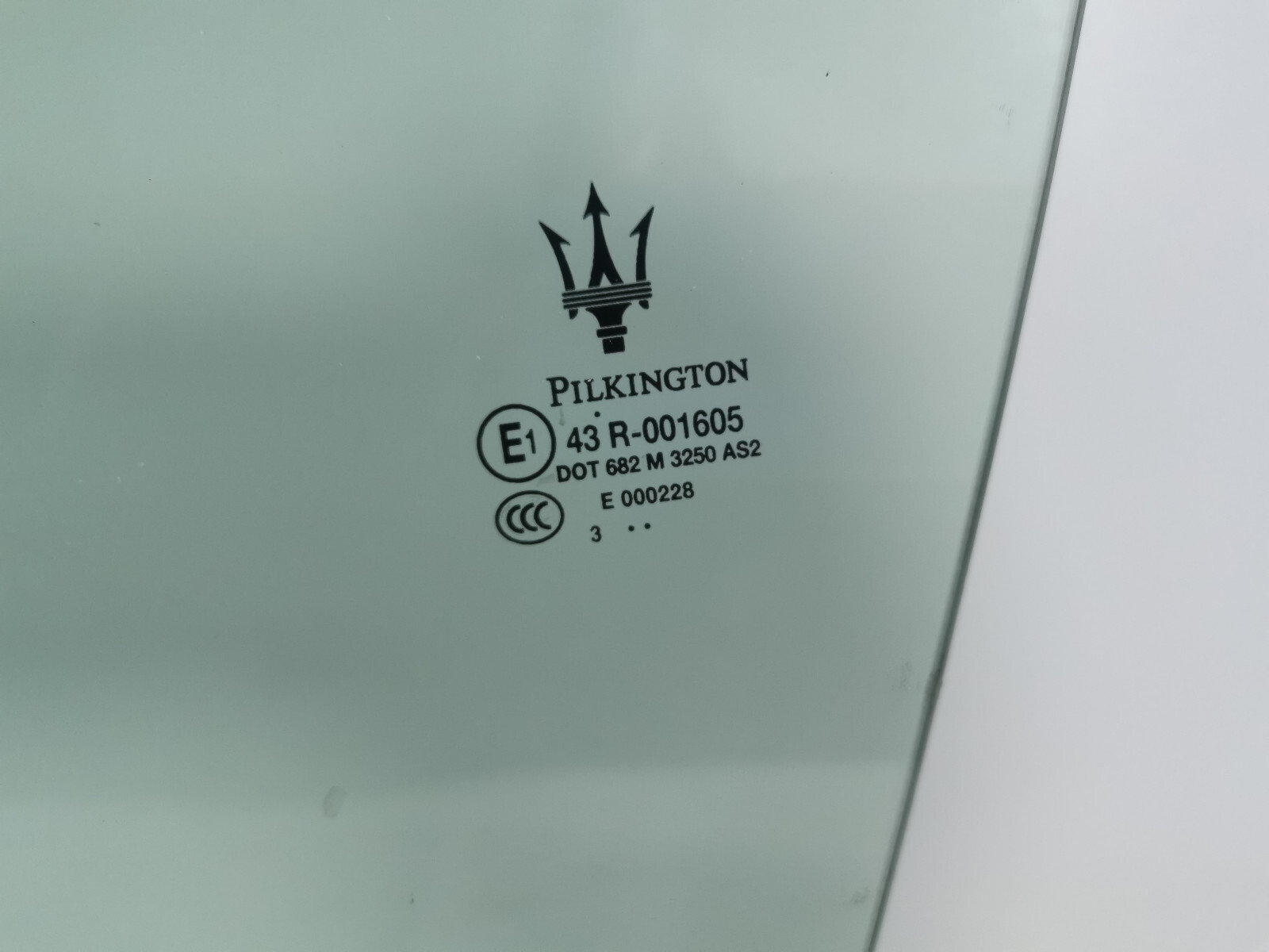 08-19 Maserati GranTurismo M145 Door Window Glass Front Left Driver Side OEM