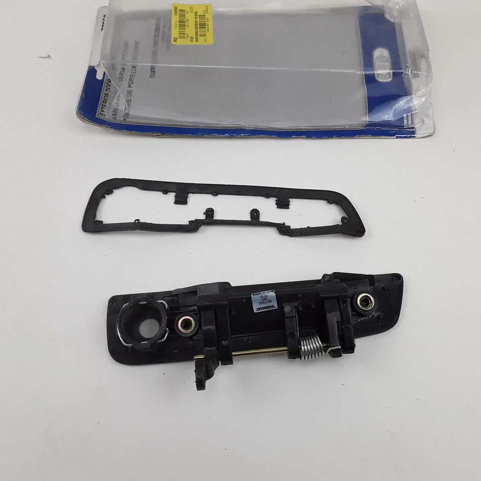 Front RH Door Handle for Chrysler Sebring Dodge Stratus 2001 2002 2003 2004 2005 - Image 3 of 4