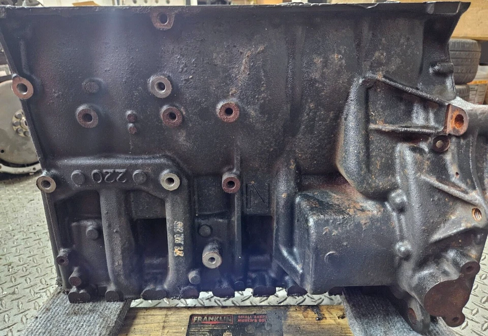 2011-2018 Volkswagen Passat Porsche Cayenne 3.6L Bare Engine Block W/Mains OEM - Image 3 of 4