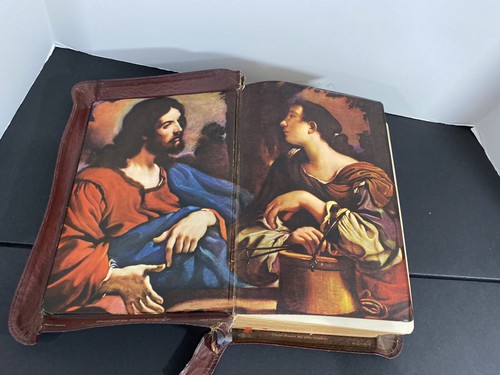 holy bible Old And Worn - Foto 4 di 6