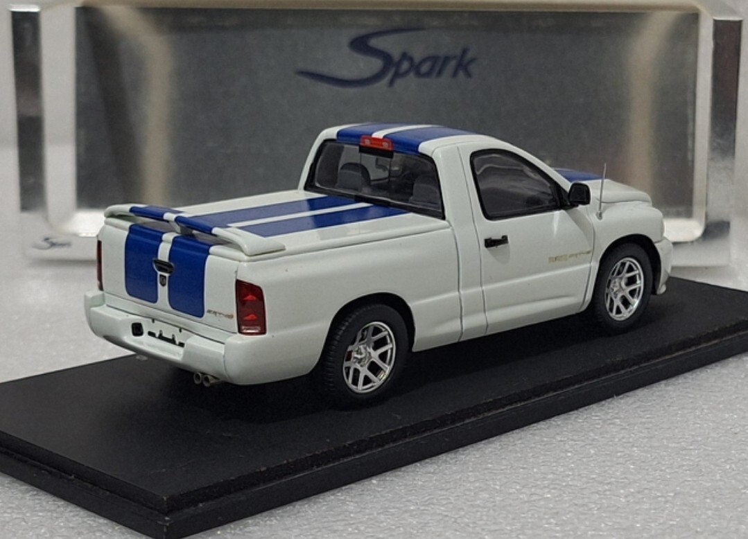 Dodge RAM SRT-10 Commemorative Edition 2005 White/ Blue