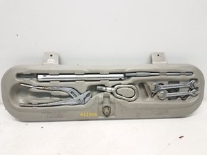 1995 BMW 318I Coupe Service Tools W/ Holder 