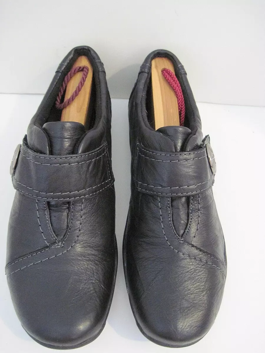 Clarks Womens Tessa Slip On Shoes Black Leather Round Toe Hook