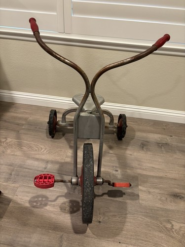 Angelus Trike, Metal Tricycle Trike Bike, Vintage Scooter, Childs Pedal Toy, - Picture 4 of 4