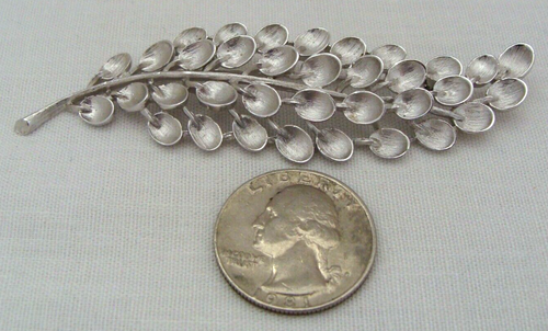 Crown Trifari Brushed Silver-Tone Leaf Branch Pin - Picture 2 of 6