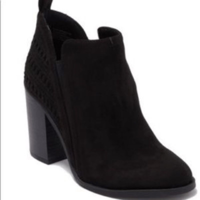 Madden Girl Black Evita Heeled Booties NIB Chelsea Style Boot