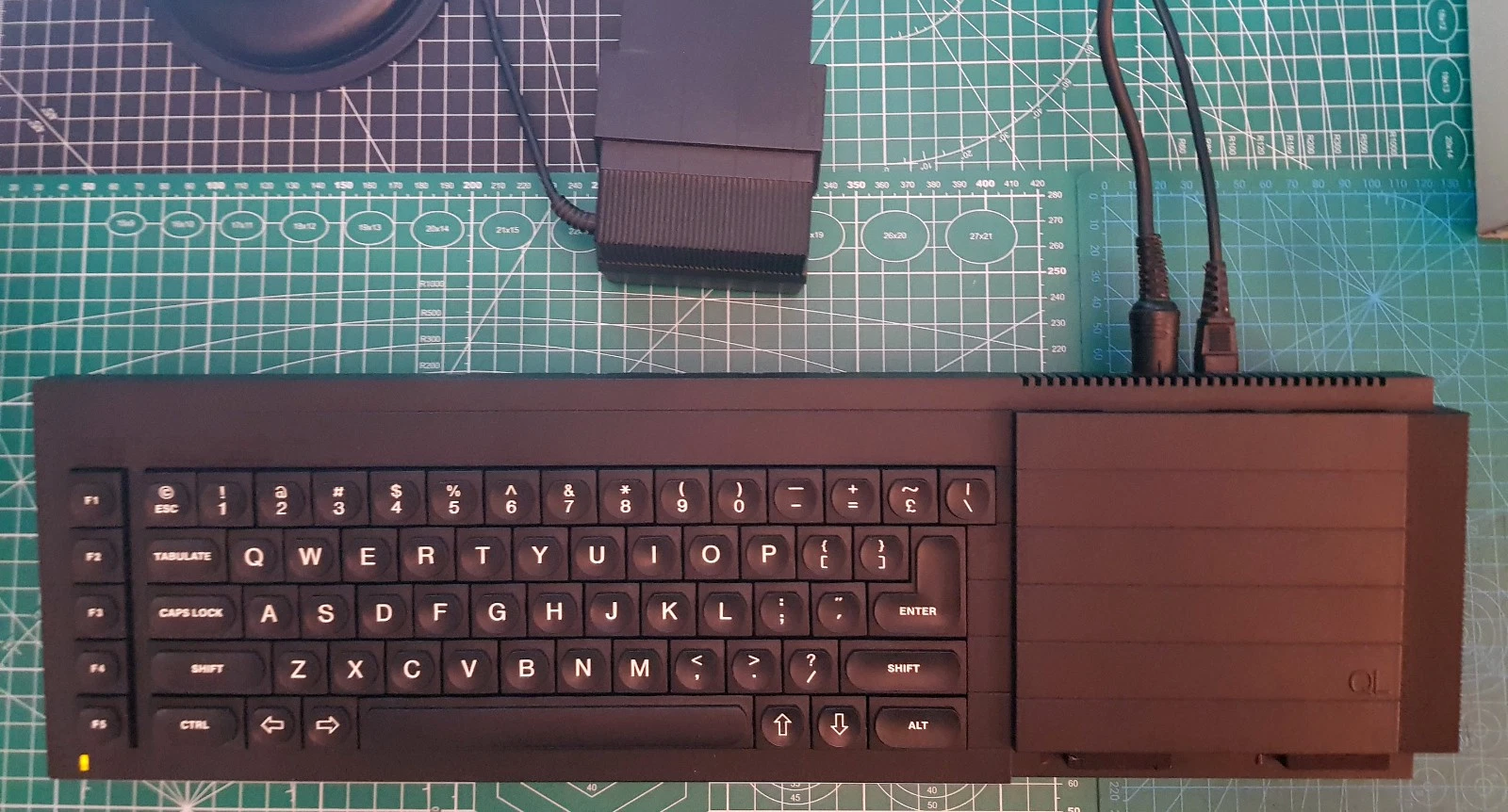 Additional photo for Sinclair QL 1983 Lot - CPU, PSU, 3 Microdrives, Cables & Accessories