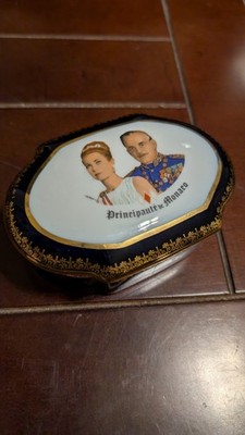Prince Rainier & Princess Grace, Monaco, Limoges France Trinket Box  (008)
