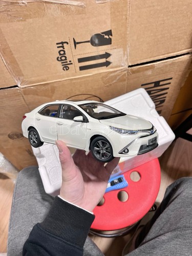1:18 Scale 2015~2017 Toyota Corolla Levin Super White Diecast Model Car