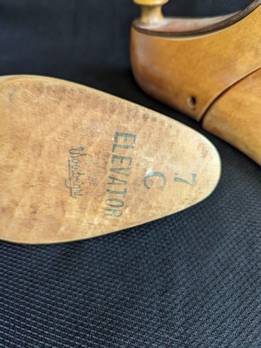 Par de camillas antiguas para zapatos de madera talla 7C - Imagen 5 de 6