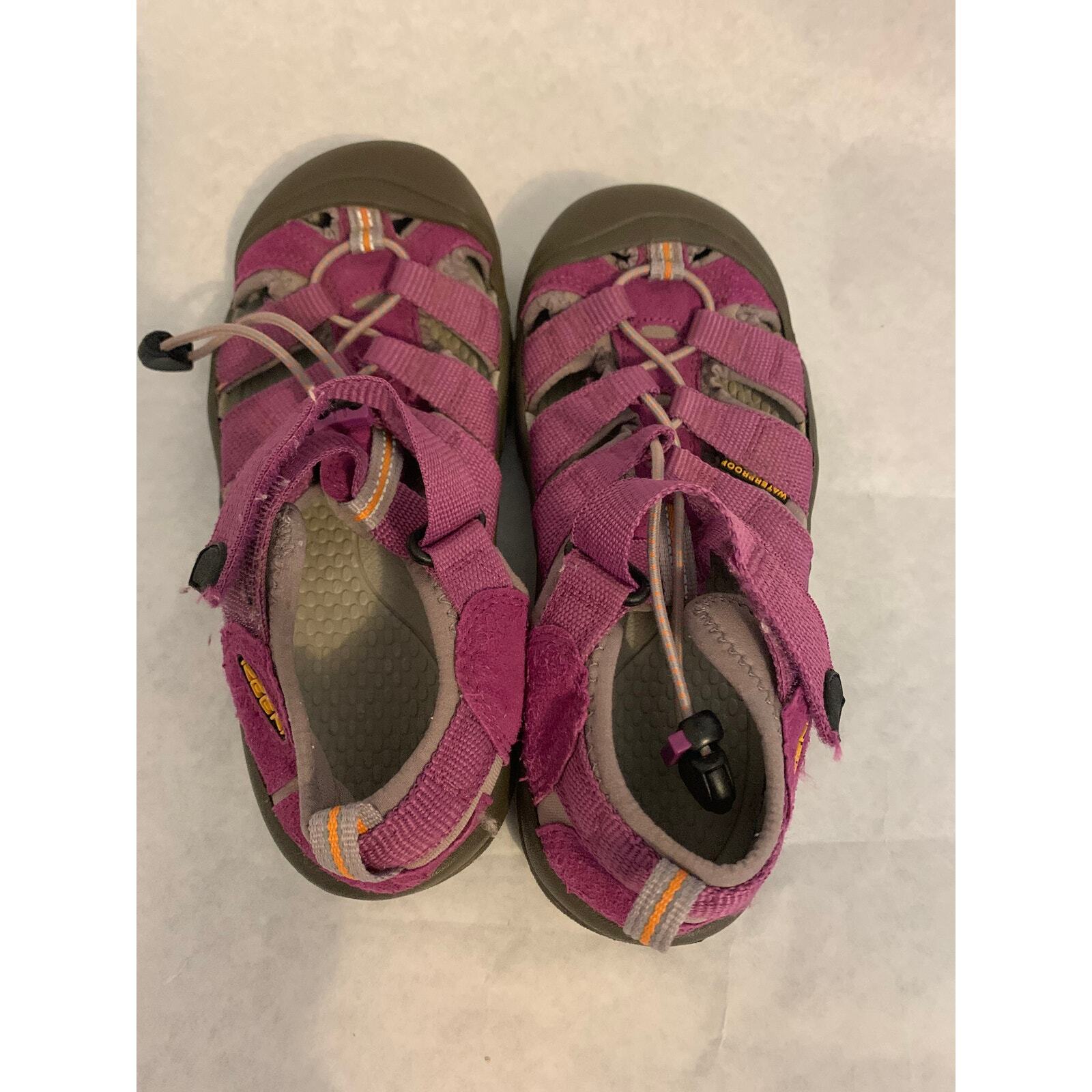 Scarpe da acqua viola Keen Newport cinturino regolabile bungee bambini taglia 3 impermeabili