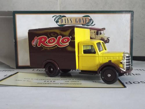 Lledo DG59038, Bedford 30cwt Truck, Nestle Rolo (Chocolate Sweets) - cert - Picture 2 of 2