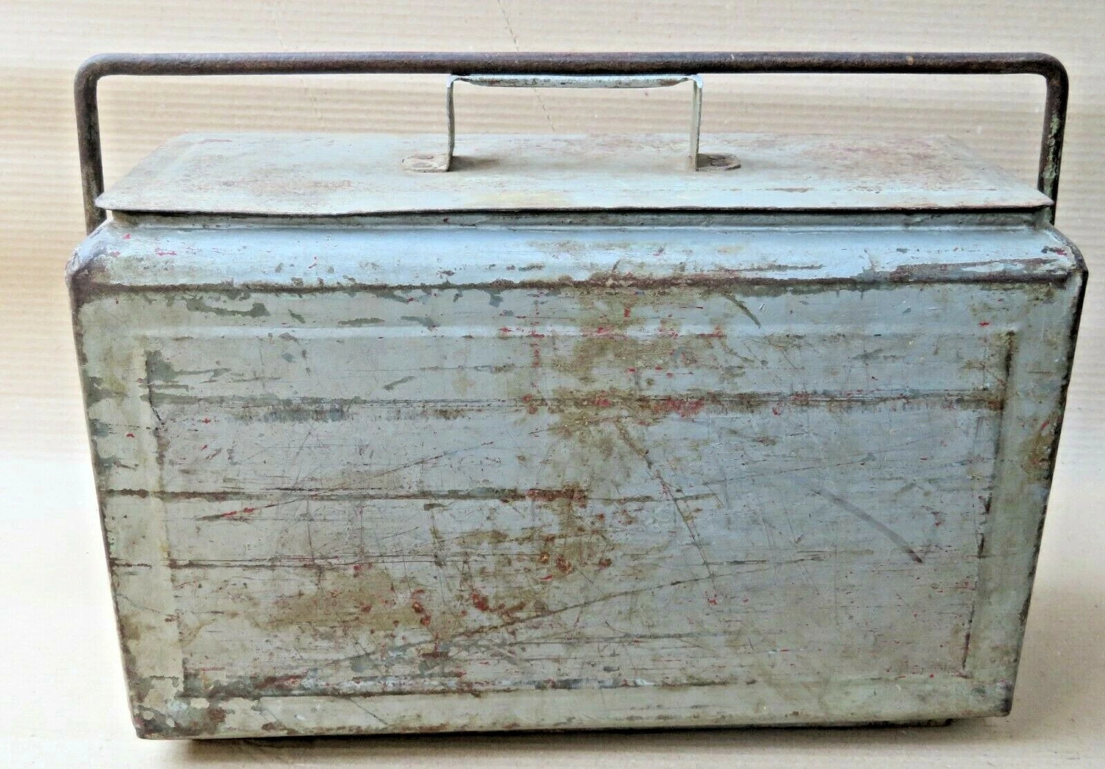 VINTAGE ICE CHEST TRAVELERS SOFT DRINKS PORTABLE COOLER METAL BOX 13" tall color
