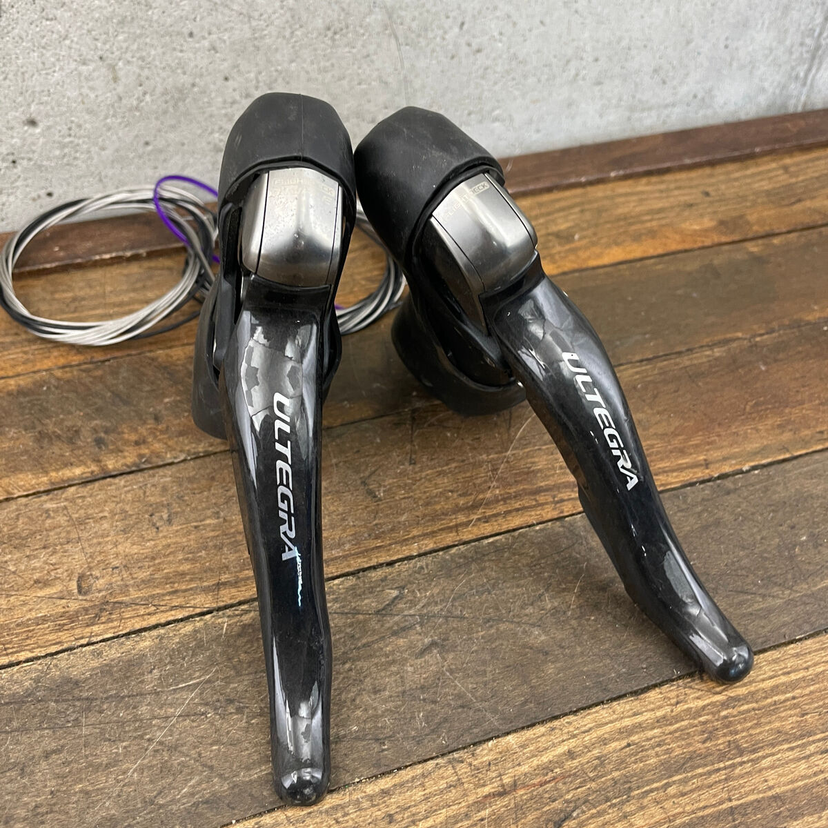 Shimano Ultegra 6700 Triple Shifter Set 10 Speed ST-6700 Shimano Ultegra 6700 Triple Shifter Set 10 Speed ST-6700