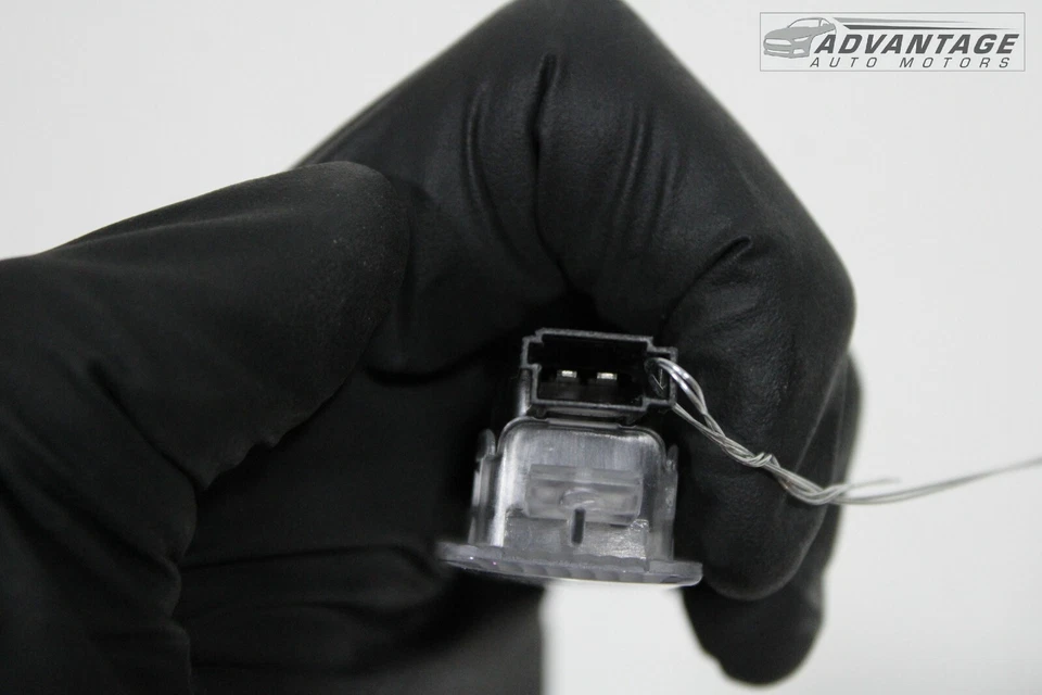 Chevrolet Blazer 2019-2023 maletero trasero puerta trasera interior luz cortesía lámpara OEM Foto 4 de 4