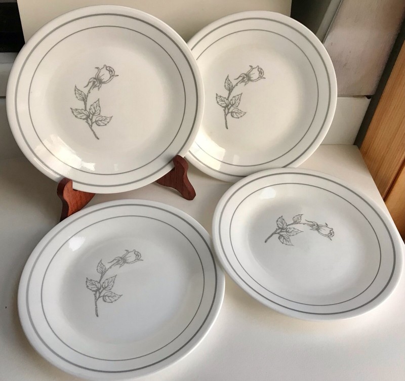 Solitary Dessert or Bread & Butter Silver Rose Set of 4 Plates Corelle 6 3/4” Ex