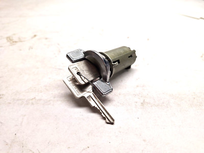 NOS BORG WARNER IGNITION SWITCH W/O TILT WHEEL CS71L NAPA # ECH KS6588