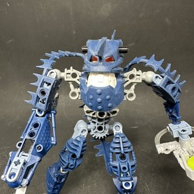 LEGO Bionicle Piraka Reidak 8900 Vezok 8902 w Light-Up Eyes Zamor Ball Lot of 2