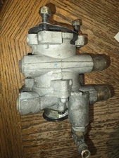 Bendix 800646 E 8 P® Dual Circuit Foot Brake Valve  Free shipping