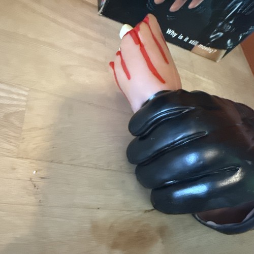 Der lebende Arm von Express Yourself Halloween Accessoire Vintage - Bild 5 von 11