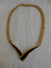 COLLANA GIROCOLLO firmata MONET smalto nero e metallo dorato 