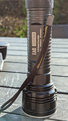 NiteCore Cree LED Taschenlampe EA8 Caveman - 900 Lumen