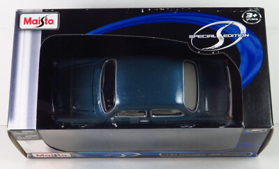 Maisto Special Edition Volkswagen 1600 Notchback T3 VW Blue 1:24