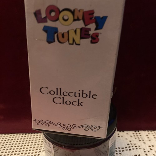 Looney Tunes Pepe Le Pew Collectible Miniature Clock (1996) 2 ", 90's Cartoon - Picture 8 of 11