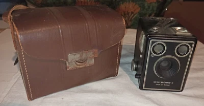 Appareil Photo KODAK SIX - 20 BROWNIE C Format Pellicule 620 de 1946 - Photo 1/4