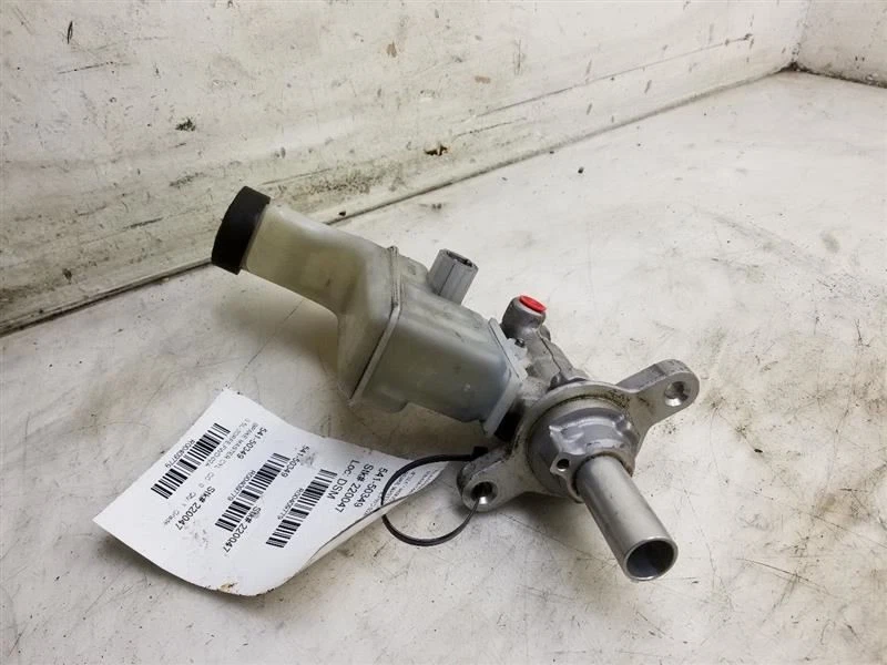 09-12 MONTAJE CILINDRO MAESTRO FRENO TRACCIÓN DELANTERA TOYOTA VENZA 3,5 L Foto 2 de 4