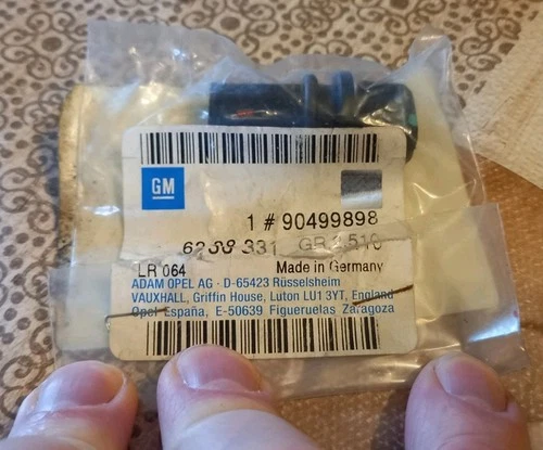 Genuine Vauxhall VECTRA OMEGA CALIBRA ASTRA 90499898 AIR TEMP Pressure Sensor