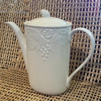 Mikasa 9  Coffee Pot White DP900 English Countryside, Made in Japan 