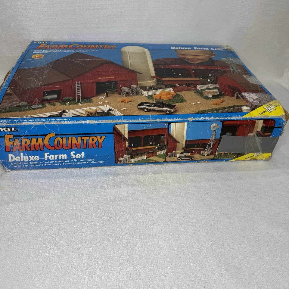 ERTL Toy Deluxe Farm Country Farm Set - Image 4 of 4