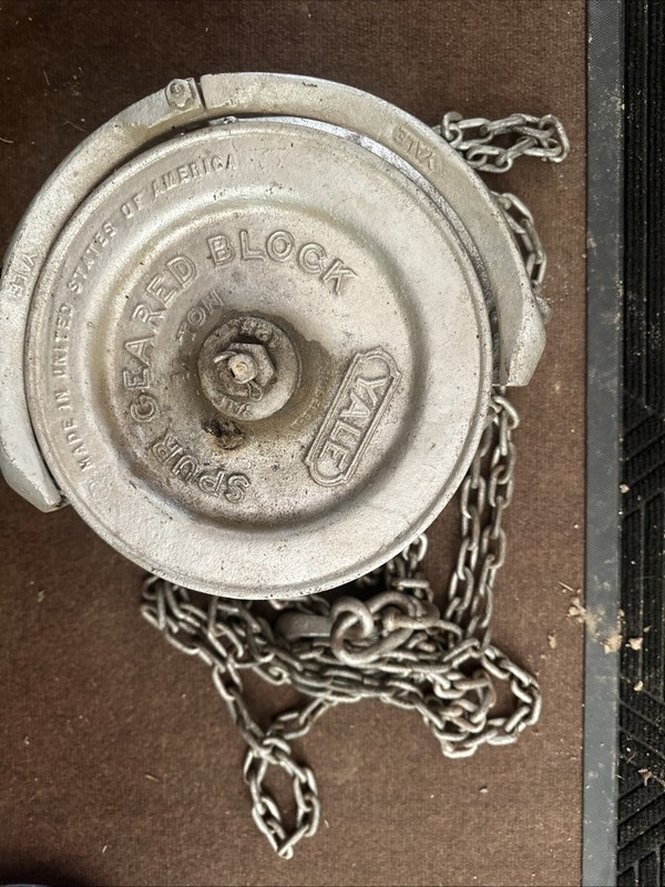 Yale & Towne Spur Geared Block 1/2 Ton Vintage Industrial Chain Hoist Pulley