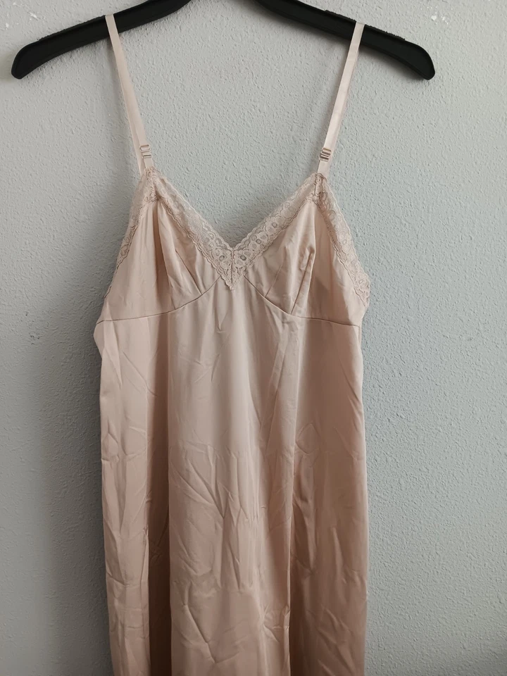 Vanity Fair® Full Slip, Rosette Lace™ 26 дюймов - 0010103 - размер маленький / 34 - Изображение 4 из 4