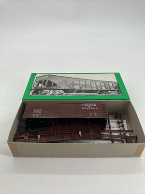 #ad HO Bowser 55305 X 31a 40#x27; Round Roof Boxcar Norfolk amp; Western Namp;W 46921 Kit $9.95