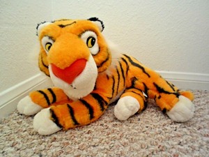 aladdin rajah plush