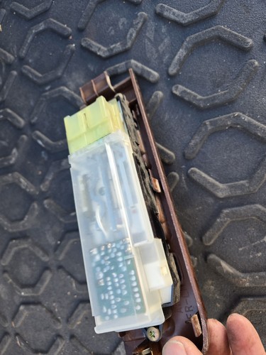 1996-1997 Lexus LX450 FZJ80 WOODGRAIN LEFT FRONT DOOR POWER WINDOW LOCKS SWITCH - Picture 16 of 17