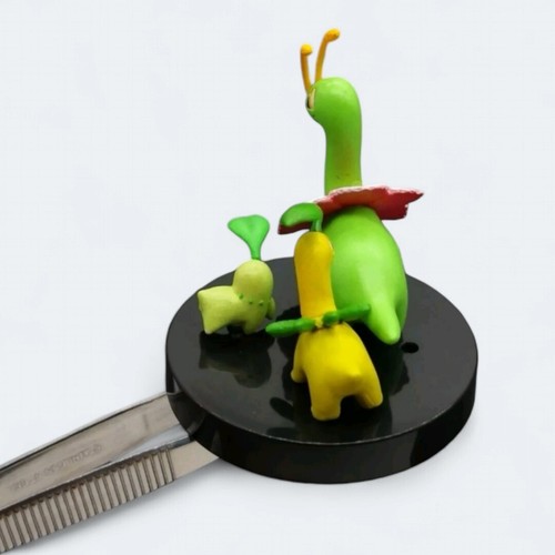 Pokemon CHIKORITA BAYLEEF & MEGANIUM 1/40 Zukan Mini Figure Toy YUJIN TOMY - Picture 3 of 5