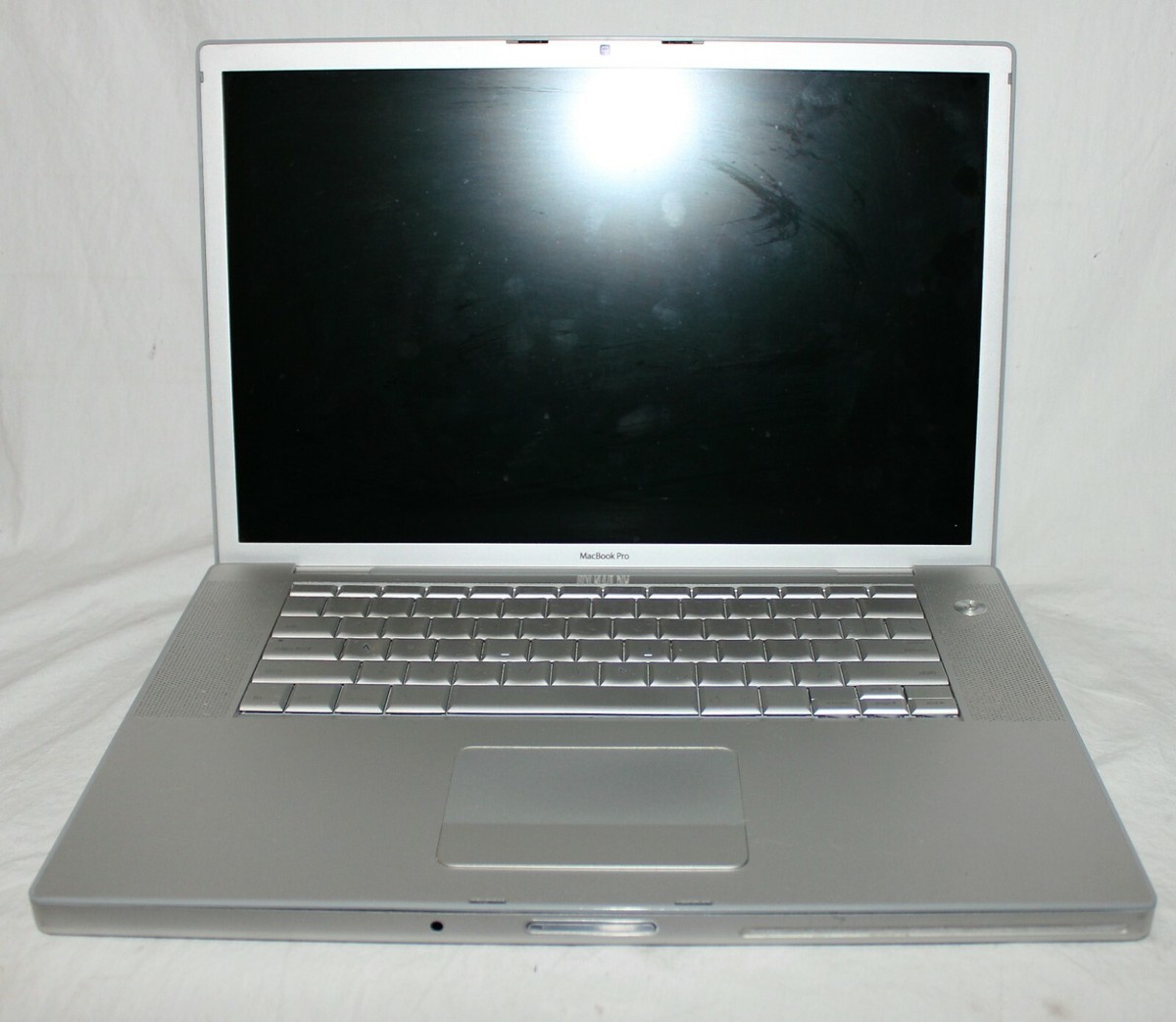macbook pro 2007年 Apple Macbook Pro 2007 A1226 Core 2 Duo 2.4GHz nothing missing not