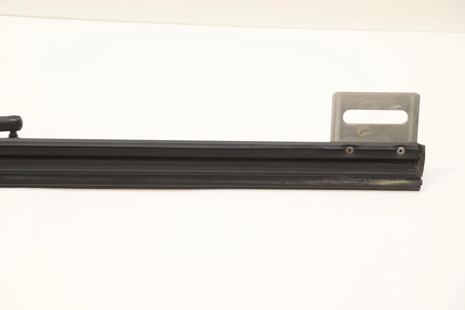 Ford Maverick 2022-2025 plataforma trasera derecha lado pasajero cubierta enrollable riel OEM Foto 2 de 4