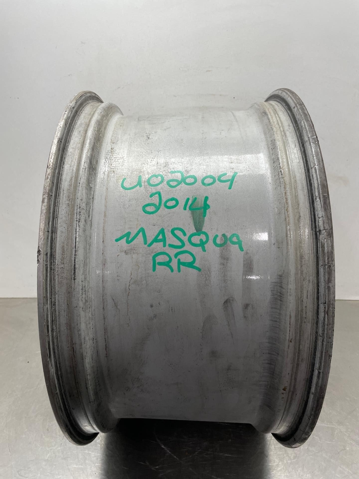 2014 Maserati Quattroporte Oem Rear Wheel Rim 20" X 10.5" 7 Spoke Scuffs 2013 14