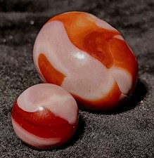 Akro Agate Corkscrew Marble. 5/8" Plus Huge Chunk Of Matching Cullet.